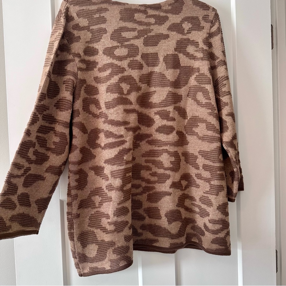 Chico's Brown Animal Print Sweater Size 3 3/4 Sleeve - Picture 5 of 5